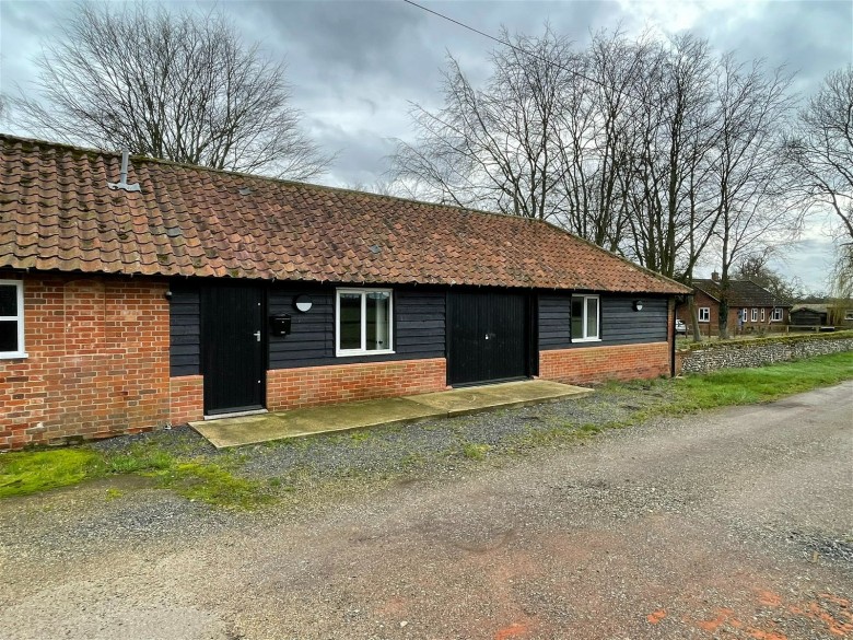 Click the photo for more details of Redenhall, Nr Harleston, Norfolk