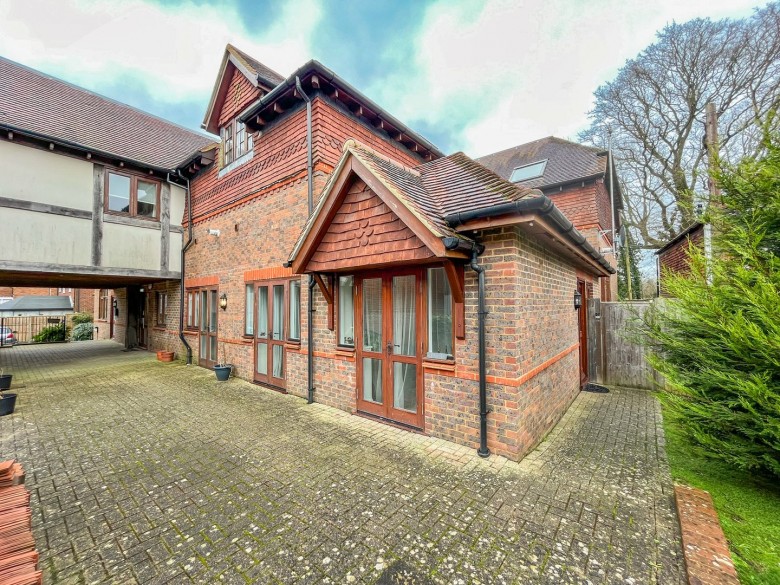 Click the photo for more details of London Road, Hurst Green, East Sussex