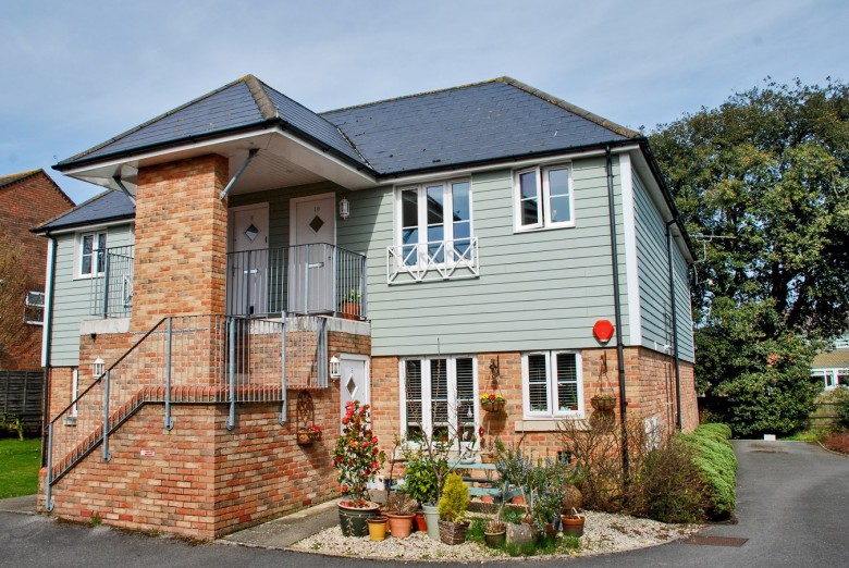 Click the photo for more details of Holm Oaks, Pennington, Lymington, SO41