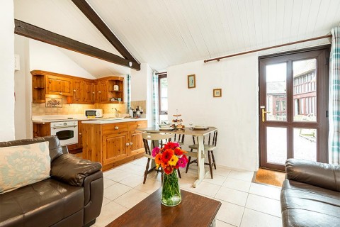 Click the photo for more details of Honeypot Cottage, Berehayes Farm, Whitchurch Canonicorum