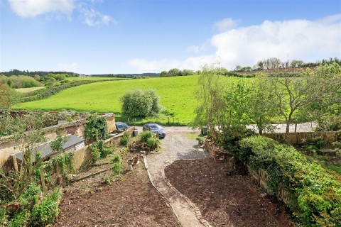 Click the photo for more details of Shillingford Abbot, Exeter