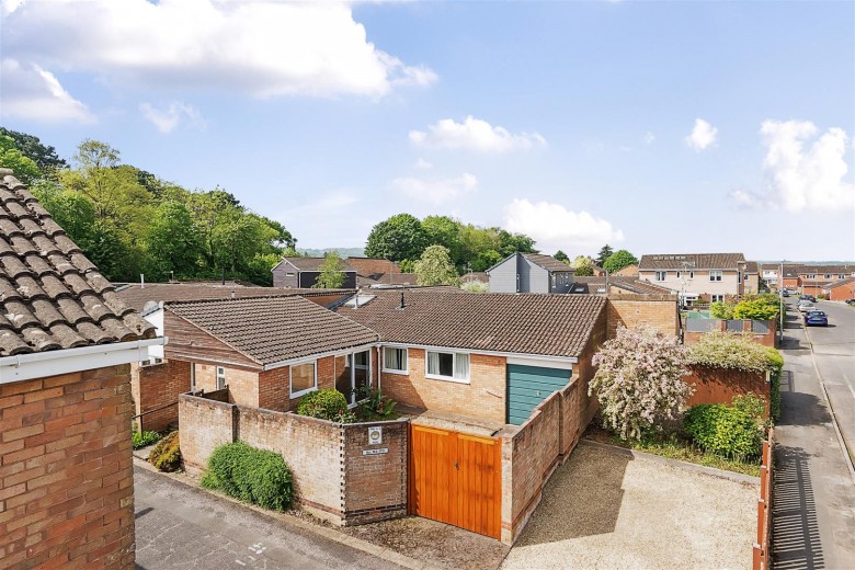 Click the photo for more details of Barn Meads Road, Wellington