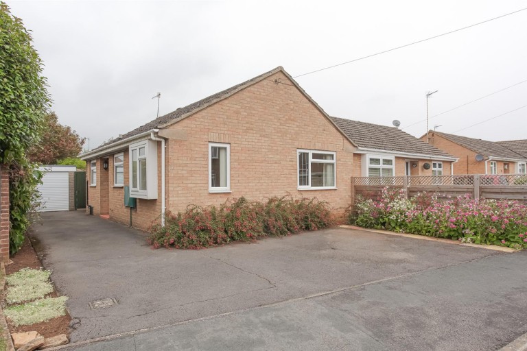 View Full Details for Willow Road, Banbury