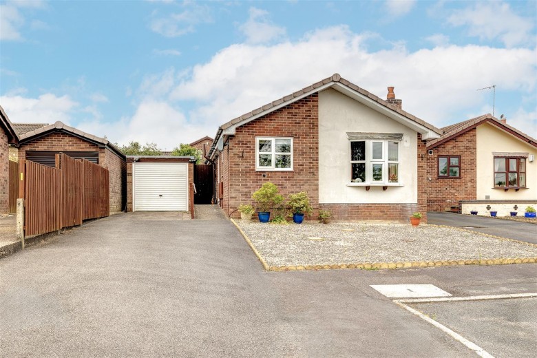 Click the photo for more details of Holly Close, Moira, DE12