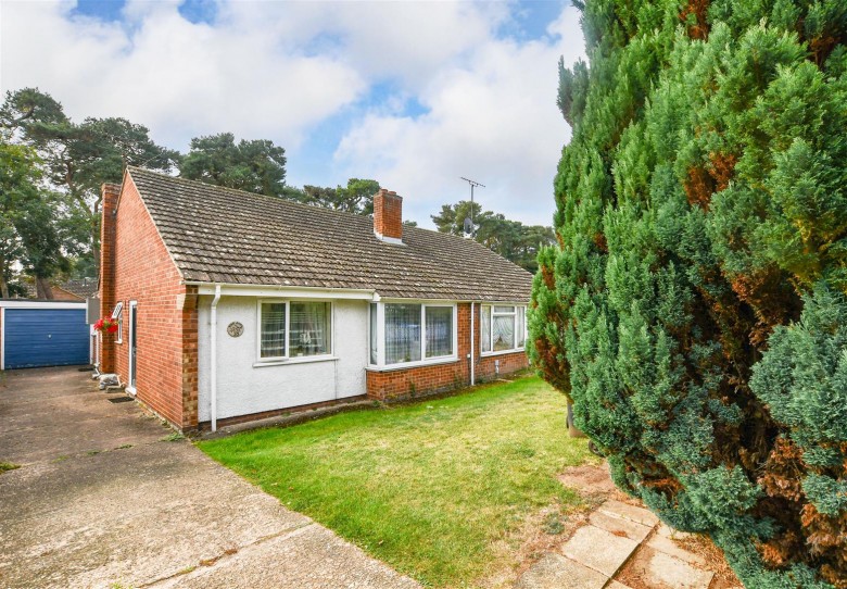 Click the photo for more details of Moulton Avenue, Kentford