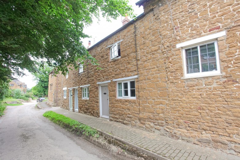 Click the photo for more details of Manor Road, Great Bourton