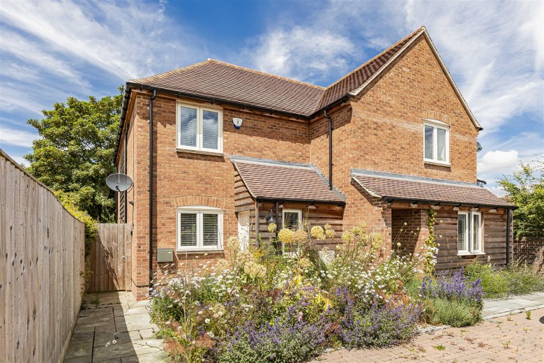 Click the photo for more details of 5 Wiggins Walk, Watlington