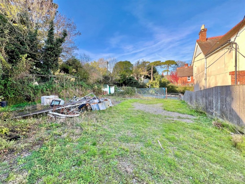 Click the photo for more details of Totland Bay, Isle of Wight