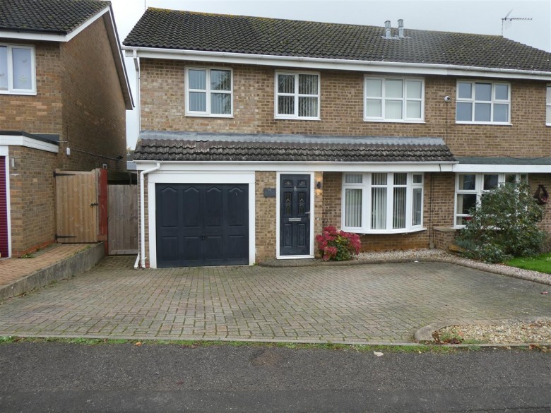 Click the photo for more details of Chatsworth Drive, Banbury