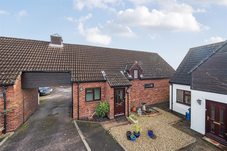 Click the photo for more details of Longmeadow, Broadclyst, Exeter