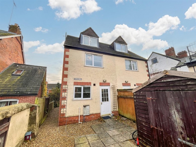 Click the photo for more details of Great Western Terrace, Yeovil, Somerset