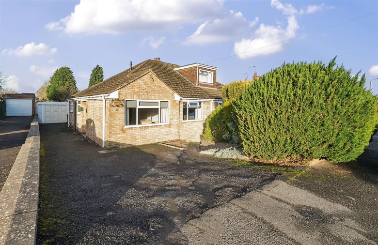 Click the photo for more details of Mellor Road, Rugby, CV21