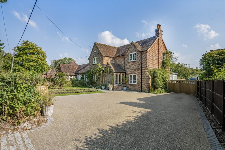 Click the photo for more details of Fingest, Henley-On-Thames