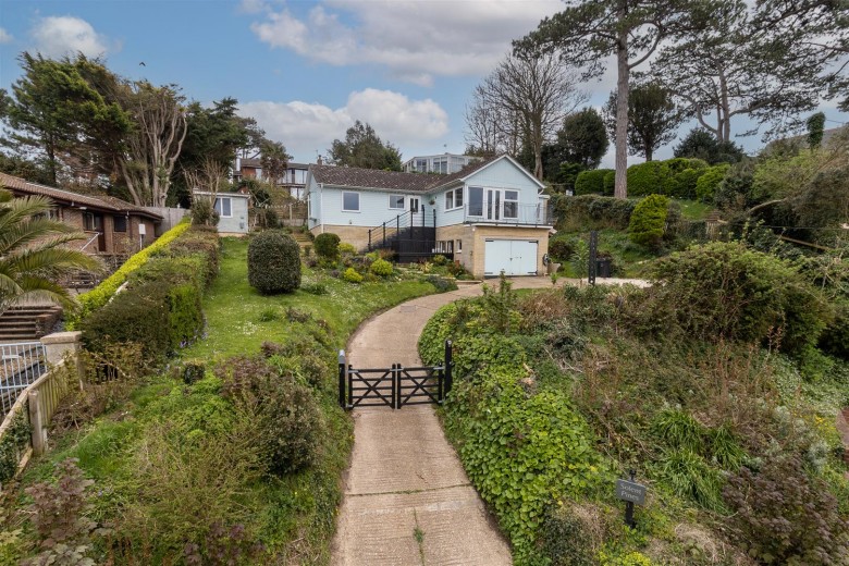 Click the photo for more details of Cliff Road, Totland Bay