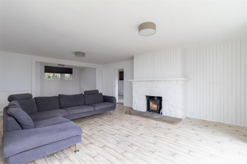 Click the photo for more details of Cliff Road, Totland Bay