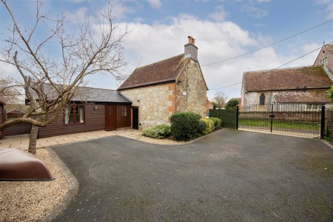 Click the photo for more details of Chawton Lane, Cowes