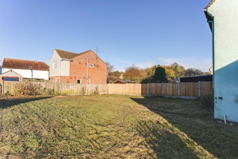 Click the photo for more details of Weaverhead Close, Thaxted, Dunmow