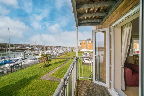 Click the photo for more details of East Cowes, Isle of Wight