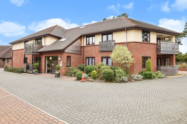 Click the photo for more details of Washington Road, Storrington, RH20