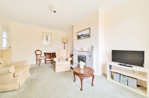 Click the photo for more details of East Way, Selsey, PO20