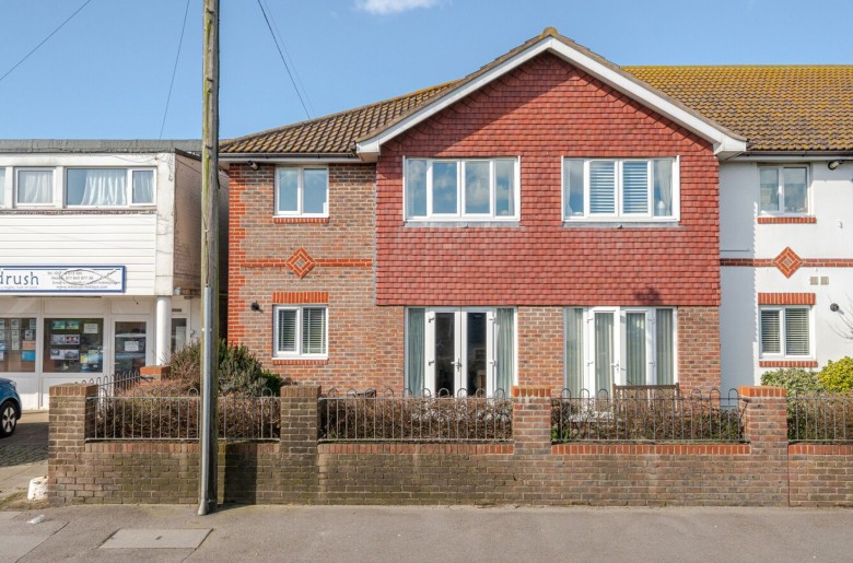 Click the photo for more details of The Paddock, Bracklesham Bay, PO20