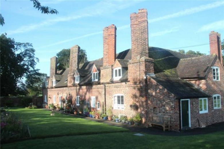 Click the photo for more details of Flat 14 Almshouses, Shrewsbury, Shropshire