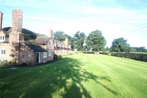 Click the photo for more details of Flat 14 Almshouses, Shrewsbury, Shropshire