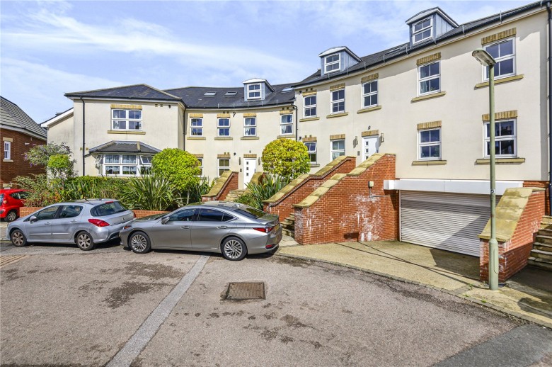 Click the photo for more details of Queens Road, Guildford, GU1