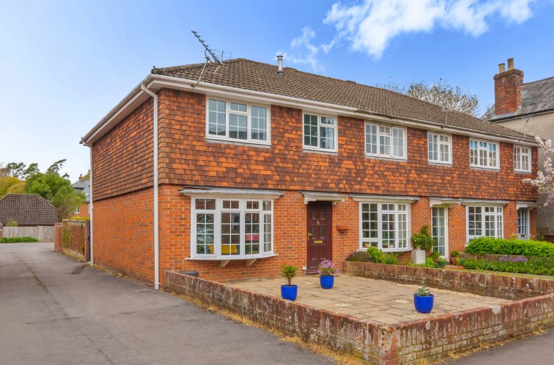 Click the photo for more details of Middlebridge Street, Romsey, Hampshire, SO51