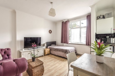 Click the photo for more details of King Charles Road, Surbiton, KT5