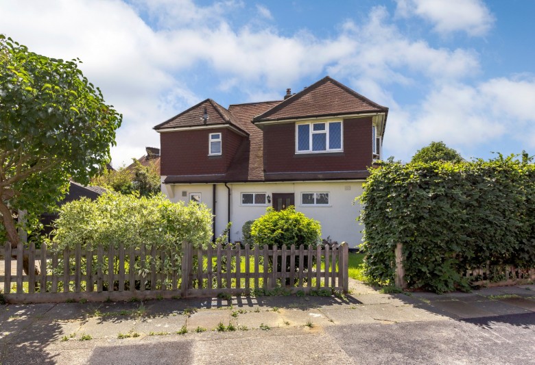 Click the photo for more details of Knightwood Crescent, New Malden, Surrey, KT3