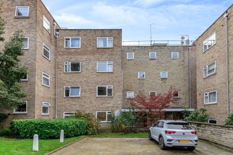 Click the photo for more details of Richmond Court, 2 Queens Road, Kingston Upon Thames, KT2