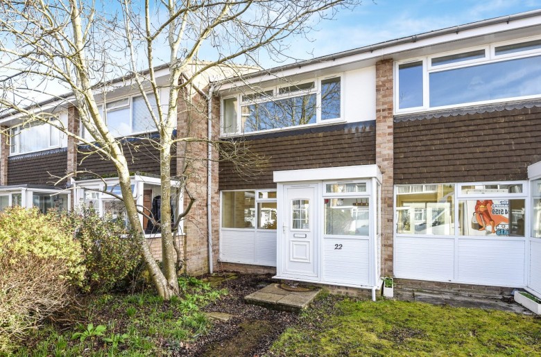 Click the photo for more details of Mornington Walk, Richmond, TW10