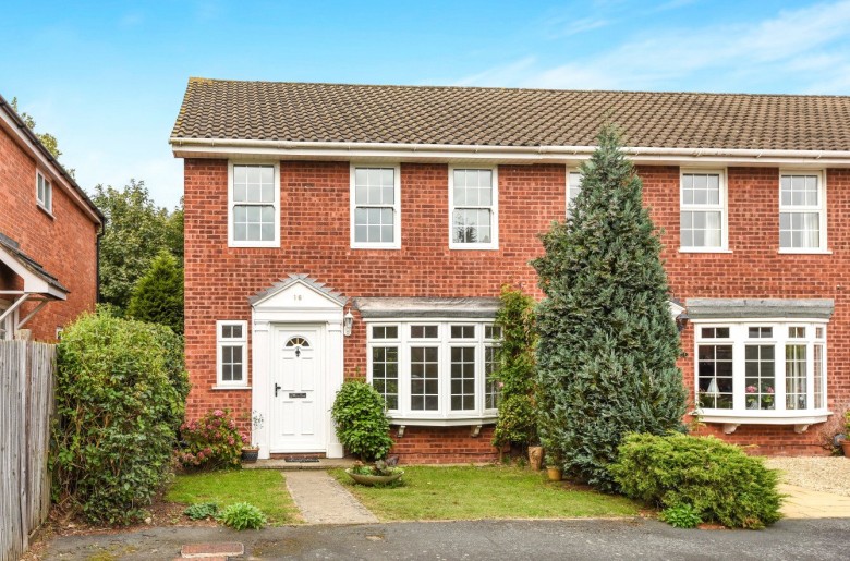 Click the photo for more details of Blenheim Close, West Byfleet, KT14