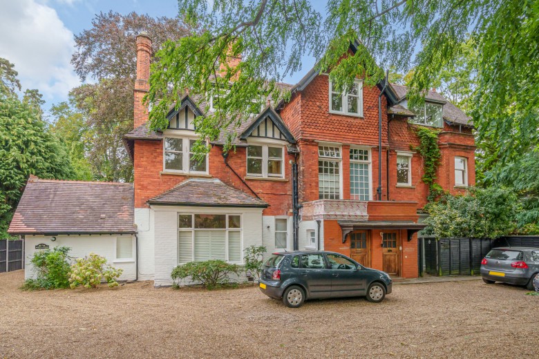 Click the photo for more details of Egerton Road, Weybridge, KT13