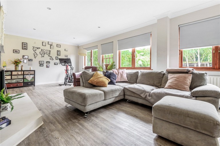 Images for Drakes Close, Esher, KT10