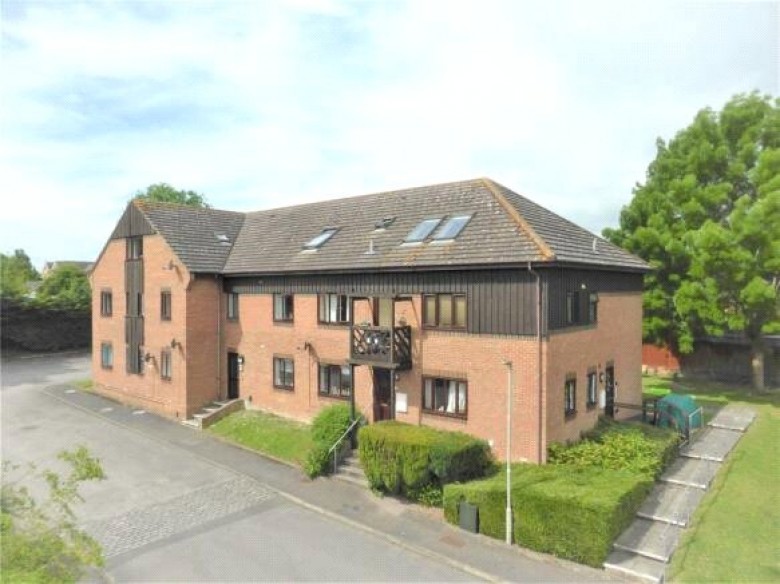 Click the photo for more details of Roebuck Court, Didcot, Oxfordshire, OX11