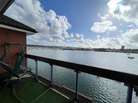 Click the photo for more details of Quayside Road, Southampton, Hampshire, SO18