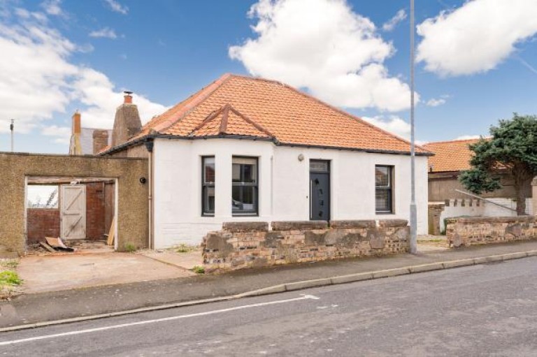 Images for White Horses, Beach Avenue, Eyemouth, Scottish Borders