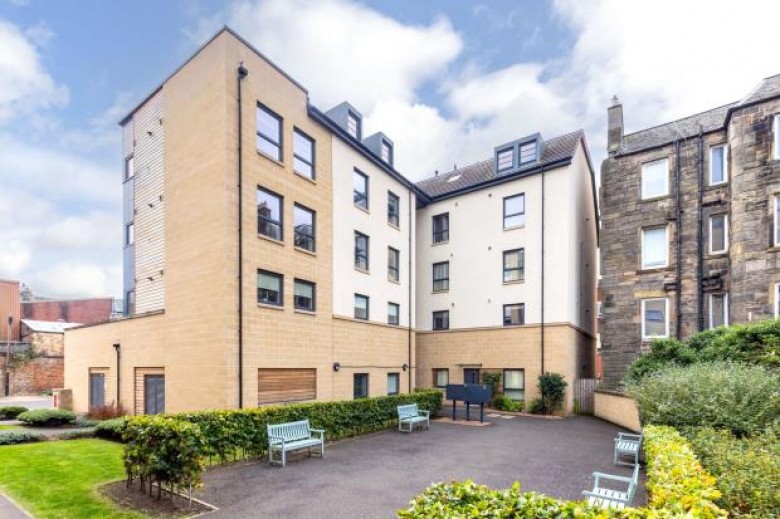 Click the photo for more details of Flat 8, Hatters Lane, Edinburgh, Midlothian