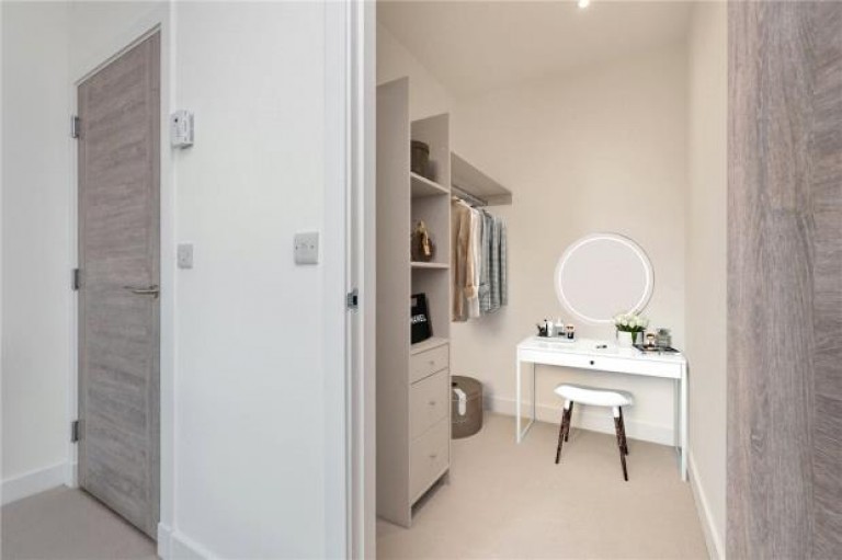 Images for Apt 48, Waverley Square, New Street, Edinburgh, Midlothian