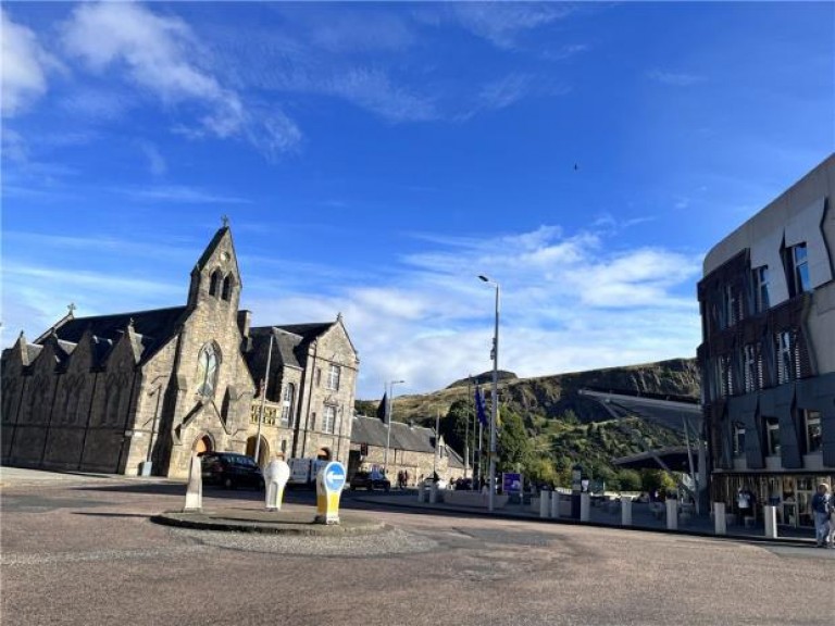 Images for White Horse Close, 27 Canongate, Edinburgh