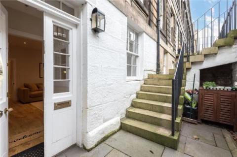 Click the photo for more details of 65B, Cumberland Street, Edinburgh, Midlothian