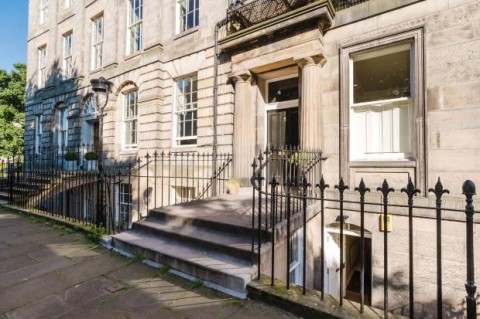 Click the photo for more details of 2/2 (1F), Royal Crescent, Edinburgh, Midlothian