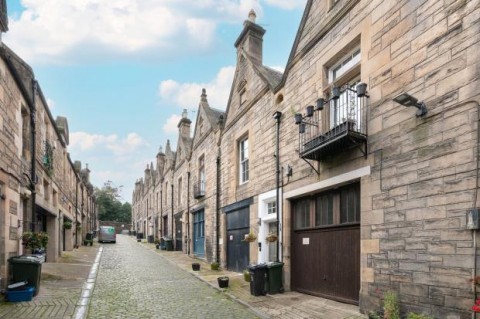 Click the photo for more details of Rothesay Mews, Edinburgh, Midlothian