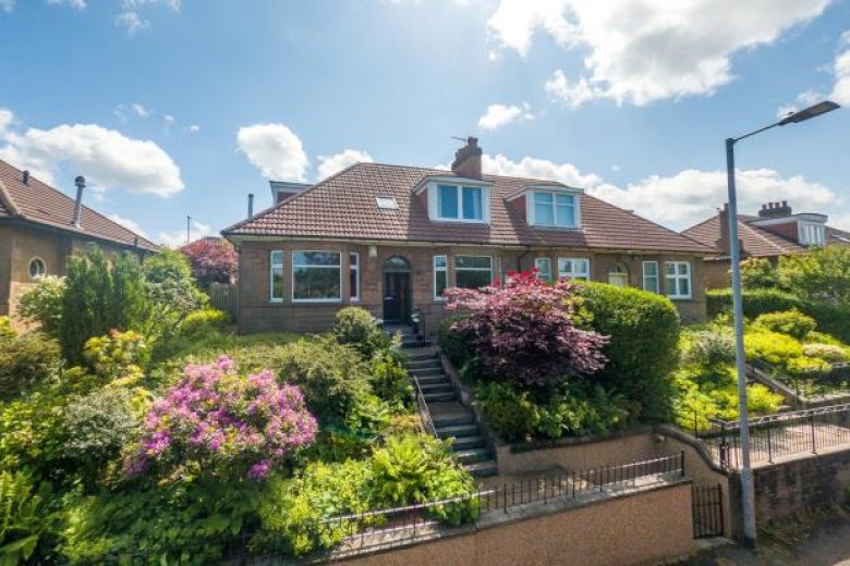 Click the photo for more details of Churchill Drive, Broomhill, Glasgow