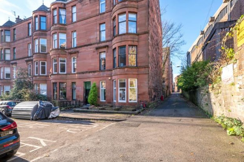 Click the photo for more details of 0/2, Melrose Gardens, North Kelvinside, Glasgow