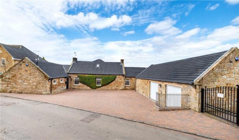 Images for Yett Farm, Woodhall Road, Braidwood, Carluke