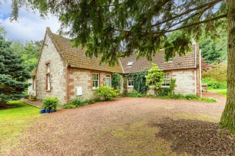 Click the photo for more details of Barochan Garden Cottage, Houston, Johnstone, Renfrewshire