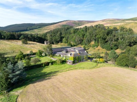 Click the photo for more details of Nether Horsburgh Farmhouse, Innerleithen, Scottish Borders